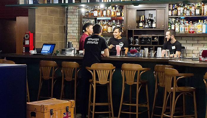 Cafes, bars and karaoke