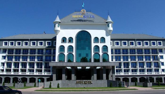 Shiny River Hotel